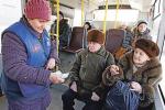 Пенсионеры продолжат бесплатно пользоваться общественным транспортом  