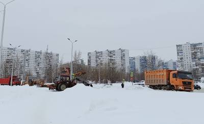 Город очищают от снега