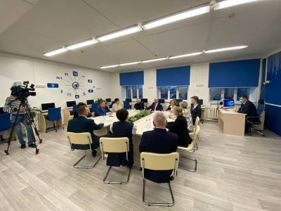 Комфортная и безопасная образовательная среда: встреча главы города, педагогов, родителей и учеников Комфортная и безопасная образовательная среда: встреча главы города, педагогов, родителей и учеников