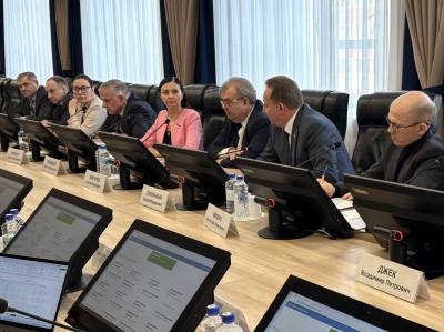 Депутаты обсудили проблемы капремонта и замены лифтового оборудования 