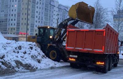 Дороги и тротуары очищают от снега Дороги и тротуары очищают от снега