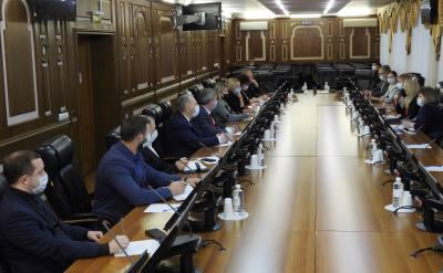 Социальная сфера в вопросах и ответах: в Думе города продолжаются информативные семинары