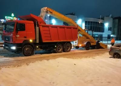 Более трёх тысяч кубометров снега вывезено с территории города за сутки Более трёх тысяч кубометров снега вывезено с территории города за сутки