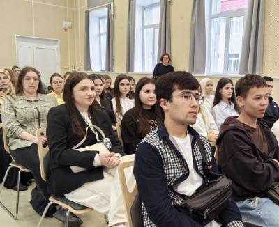 Знать о проявлениях экстремизма: специалисты обсудили  угрозы для молодежи