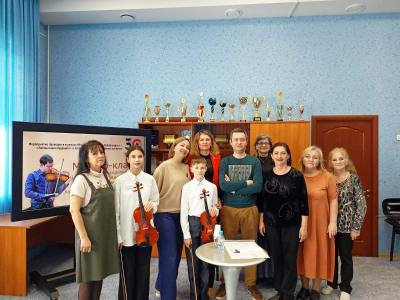 Юным талантливым вартовчанам вручили путевки в творческую школу Юным талантливым вартовчанам вручили путевки в творческую школу