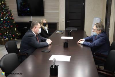 Славим человека труда! Славим человека труда!