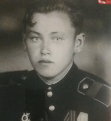 Адов Дмитрий Степанович