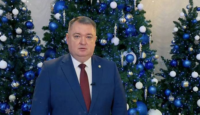 Новости:  Поздравление главы города Дмитрия Кощенко с Новым годом и Рождеством Христовым 