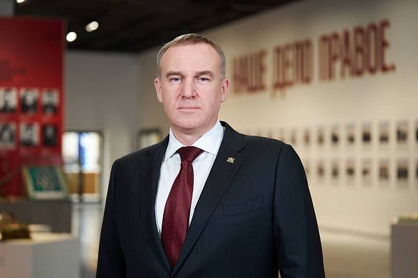 Новости:  Поздравление губернатора Ханты-Мансийского автономного округа – Югры Руслана Кухарука с Днем защитника Отечества 