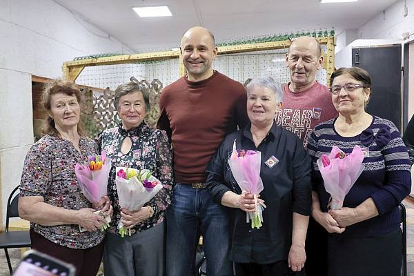 Новости:  Поздравление Полномочного представителя Президента России в Уральском федеральном округе Артёма Жоги с Международным женским днем 