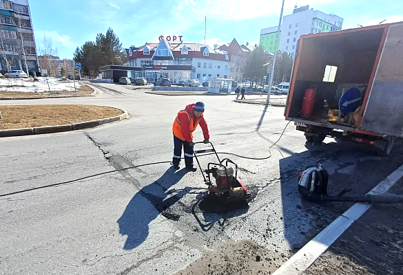 Новости:  На дорогах города начался аварийный ямочный ремонт 