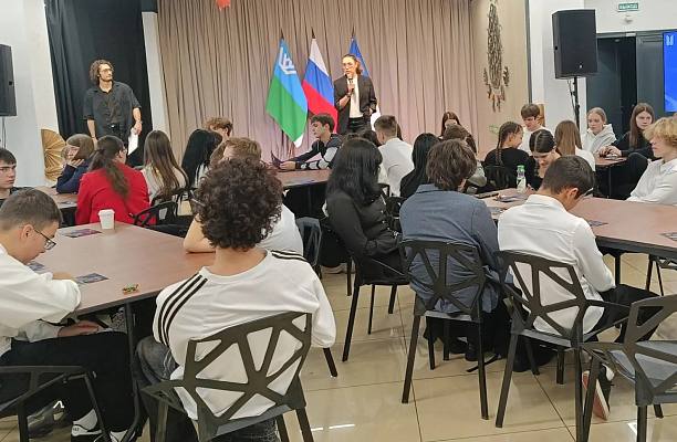 Новости:  Нижневартовских подростков учат противостоять идеологии терроризма 