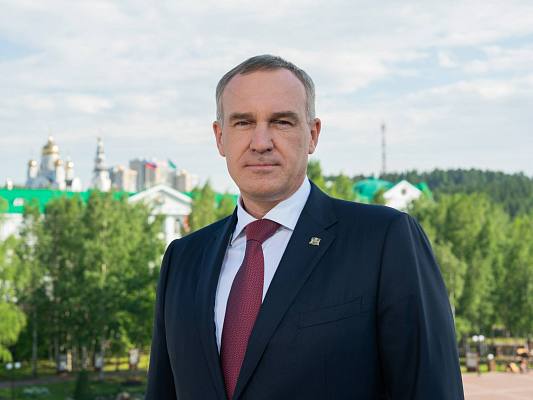 Новости:  Поздравление губернатора Ханты-Мансийского автономного округа – Югры Руслана Кухарука с Днем России 