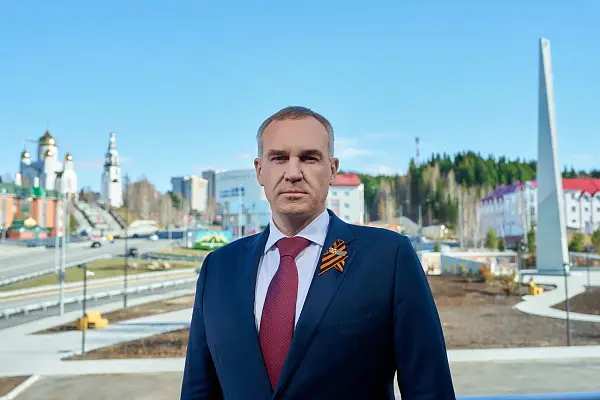 Новости:  Поздравление губернатора Ханты-Мансийского автономного округа – Югры Руслана Кухарука с Днем Великой Победы 
