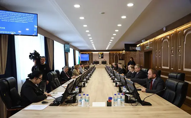 Новости:  Депутаты внесли изменения в бюджет и решили кому вручить одну из наград города. 